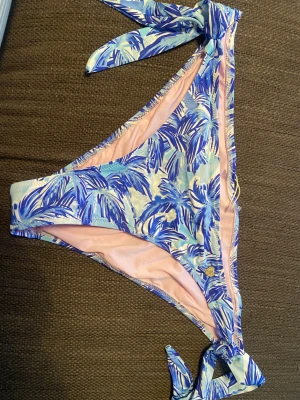 Bikiniunderdel  - Helt ny bikiniunderdel med lapp kvar. 