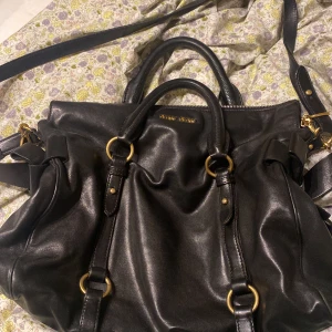 Väska! - Den här väskan är så sjukt fin men jag vill it ha den för den är it riktigt min stil! 