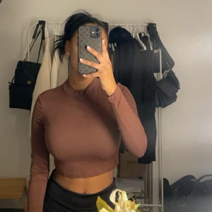 Långarmad brun tröja från shein - Bra skick