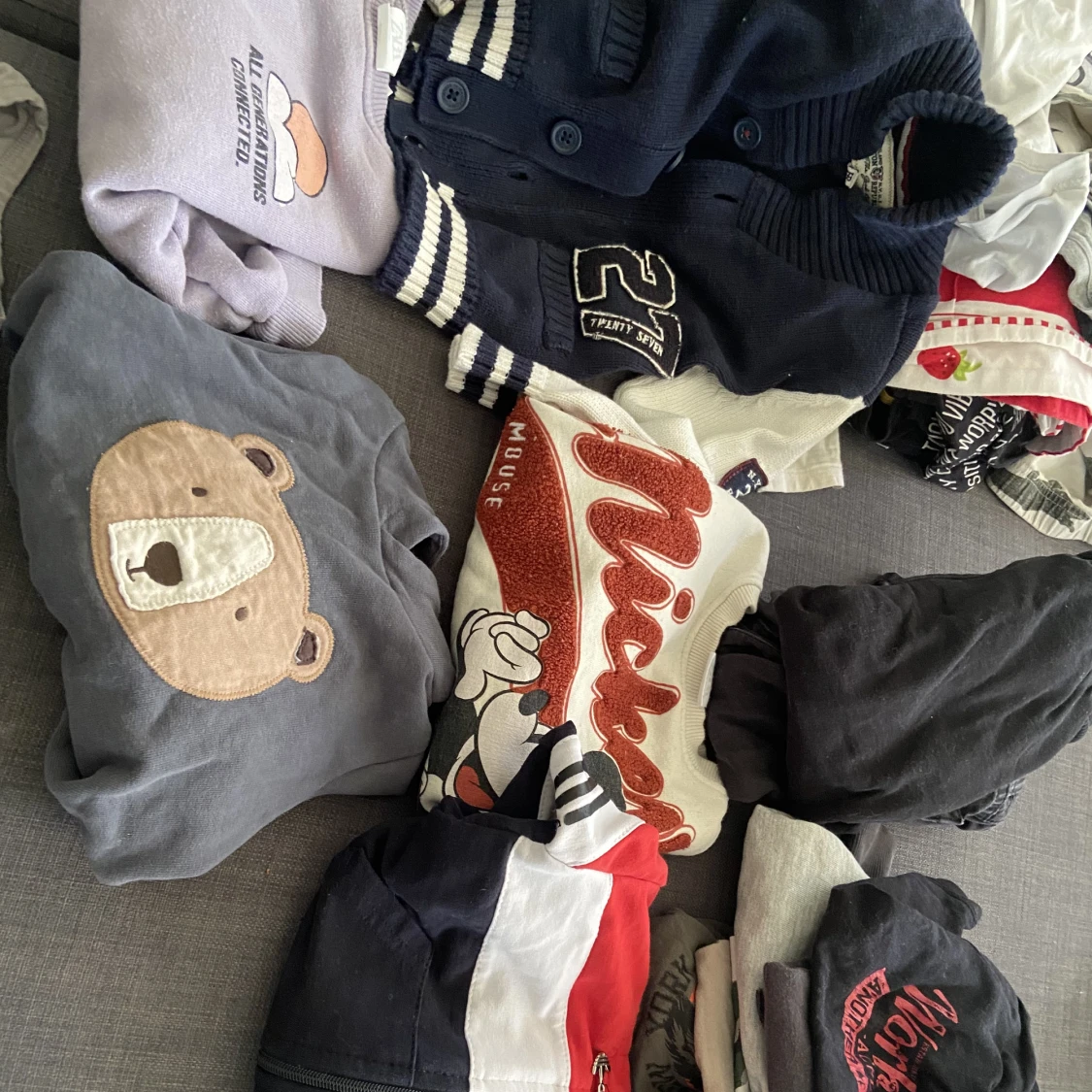 3 tjocktröjor flera t-shirts 350 paketpris