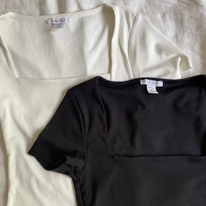 söta toppar - Säljer dessa två toppar/tshirts då jag inte använder dem. köpta på new yorker för ett tag sen i strl XS. köp helst båda!🙏🏼