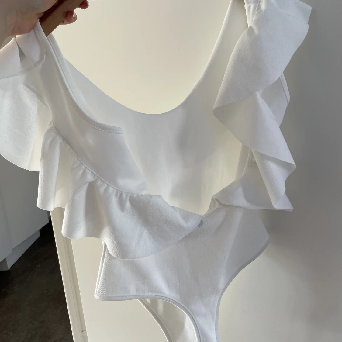 Vit body med öppen rygg - 91