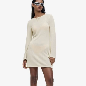 Klänning hm - Oanvänd klänning från hm! Super snygg och skön, fin i ryggen💗💗