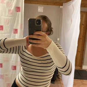 Randig tröja - Fin randig tröja🥰