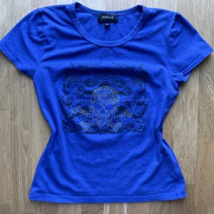 Tröja med tryck - Ascool t shirt med tryck som tyvärr säljs då den inte kommit till användning & behöver ett nytt hem. Bra skick❤️