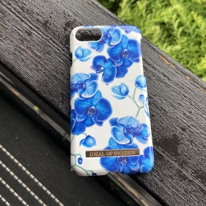 iPhone skal - Jätte snyggt skall med orkidéer på använt Max 10 gånger 💙