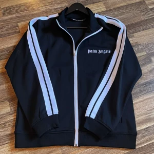 Palm angels zip - Tags och påse medföljer, säljes pga fel storlek. Billigare vid snabb affär ENDAST TESTAD!