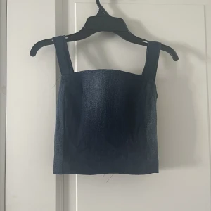 Jeans topp - Supersnygg topp i jeans, gjord av ingen mindre än mig själv!!