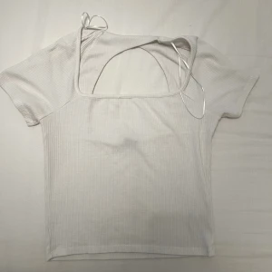 Ginatricot white top - Ginatricot white top, open back, size large