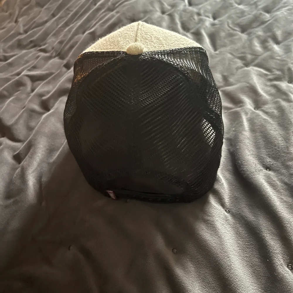 Jätte brs skick på kepsen knappt använd! Sitter fint på huvudet. Muu.