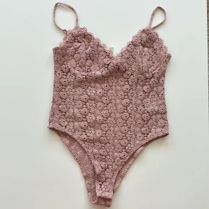 Body - Jätte fin body från h&m, aldrig använd. 