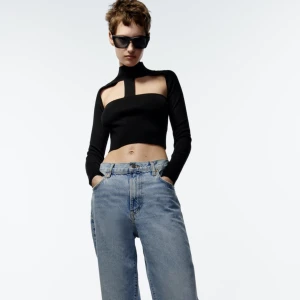 Tröja från zara  - Jätte snygg tröja från zara som har en cool modell 