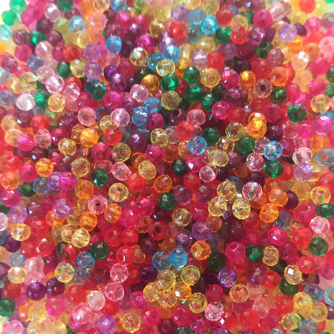 200 PACK Akrylpärlor 4mm + Armbandstråd 