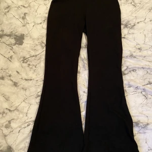 utslängda mjukisbyxor - utslängda mjukisbyxor