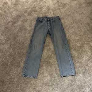 Weekday jeans - 200kr/st Fint skicka 32/32