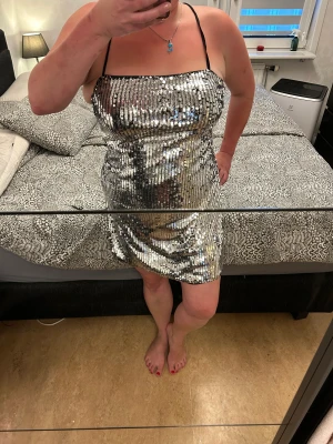 Paljettklänning ny XXL - Ny med prislapp 