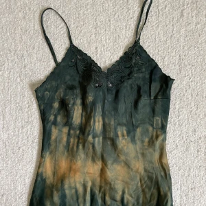 Linne otherstories  - Använd men fint skick!