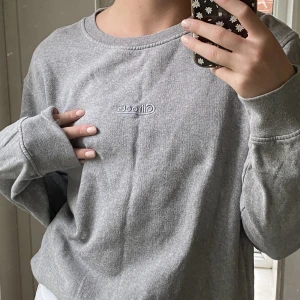 Caliroots sweatshirt - Knappt använd, säljer pga används inte, fint skick