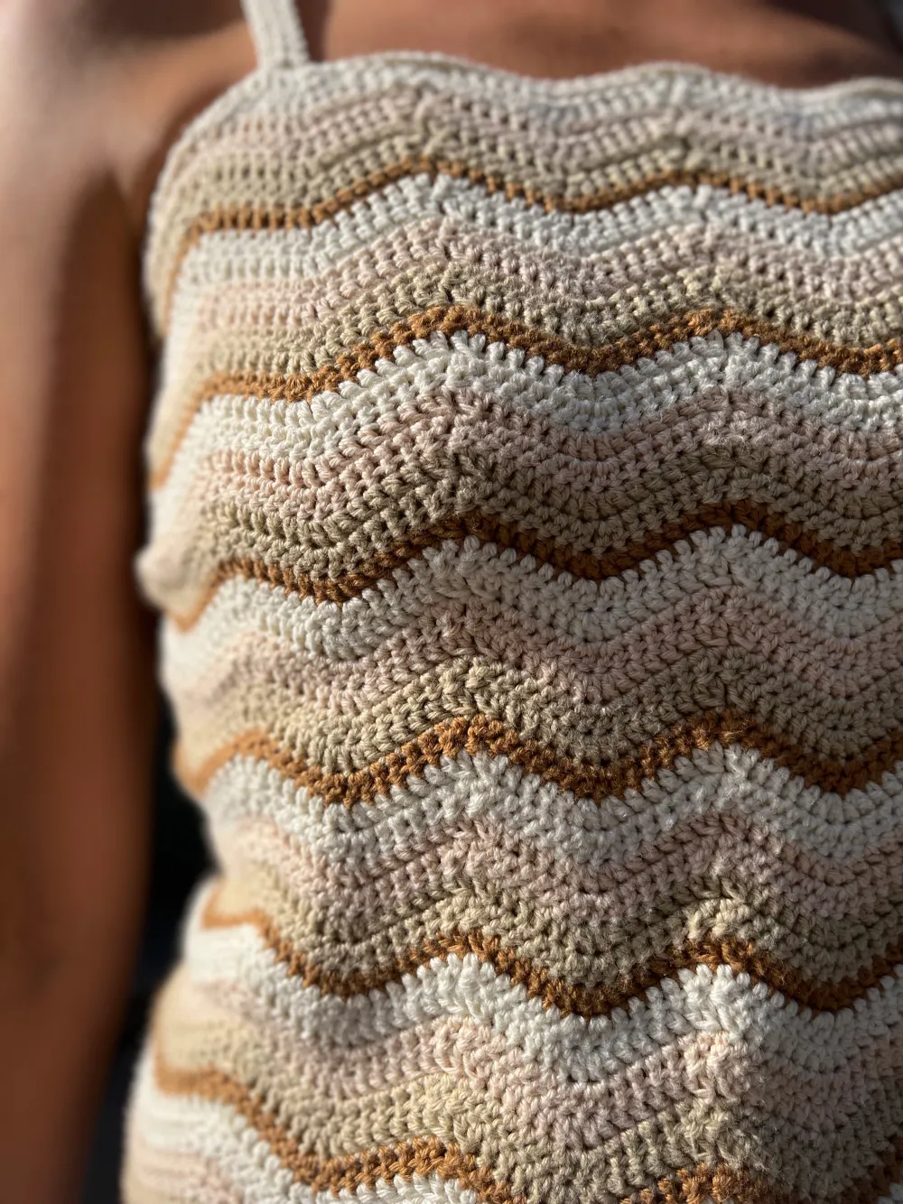 Crochet dress in wavy pattern. Fits XS/S. . Klänningar.