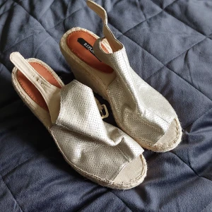 Skor replay - Guldfärgade Replay