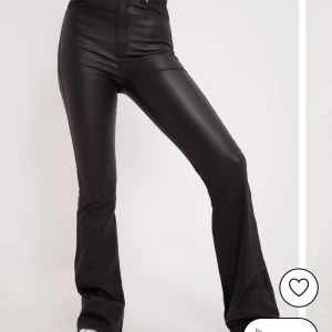 Skinnbyxor - Skinn byxor, storlek 38. Från Nelly🩷