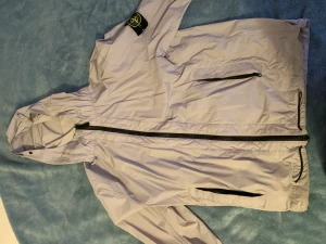 Stone Island Skin Touch  - Haft jackan i nästan 2 år Inga repor eller fel med den Kan omvandlas till en påse typ 2020 modellen Storlek M