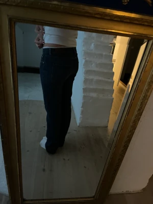 Lågmidjade jeans - Mörk blå jeans men låg midja 