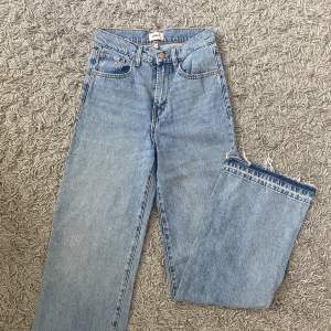 Vida jeans från ONLY (köpta på zalando) nedlaggda av mig