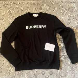 Sweatshirt  - Har i flera storlek  KLADERGBG_ på instagram 