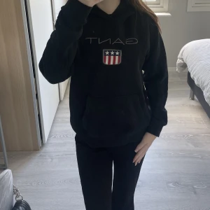 Gant hoodie - Äkta gant hoodie storlek 170 men sitter som xs