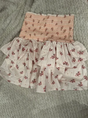 By malina kjol - By malina kjol i storlek M men passar S