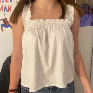 Topp - En topp från Kappahl. Original pris 350kr.  Har knappt använt den. Skriv om du är intresserad 💞