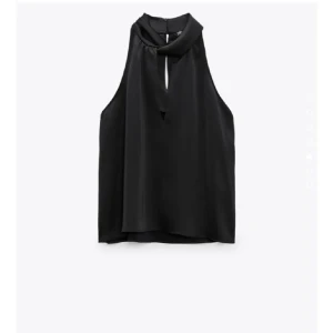 Svart satin topp - Aldrig använd, superbra skick!💕