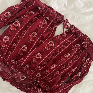 Tröja  - Super fin tröja, inga fläckar eller så