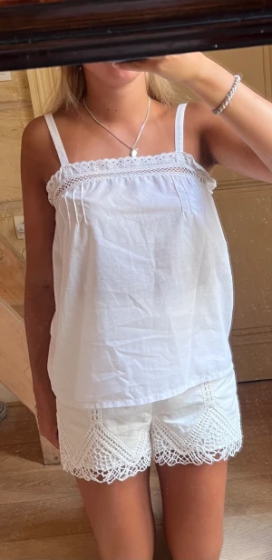 Vitt linne - Jätte snyggt vitt linne!!