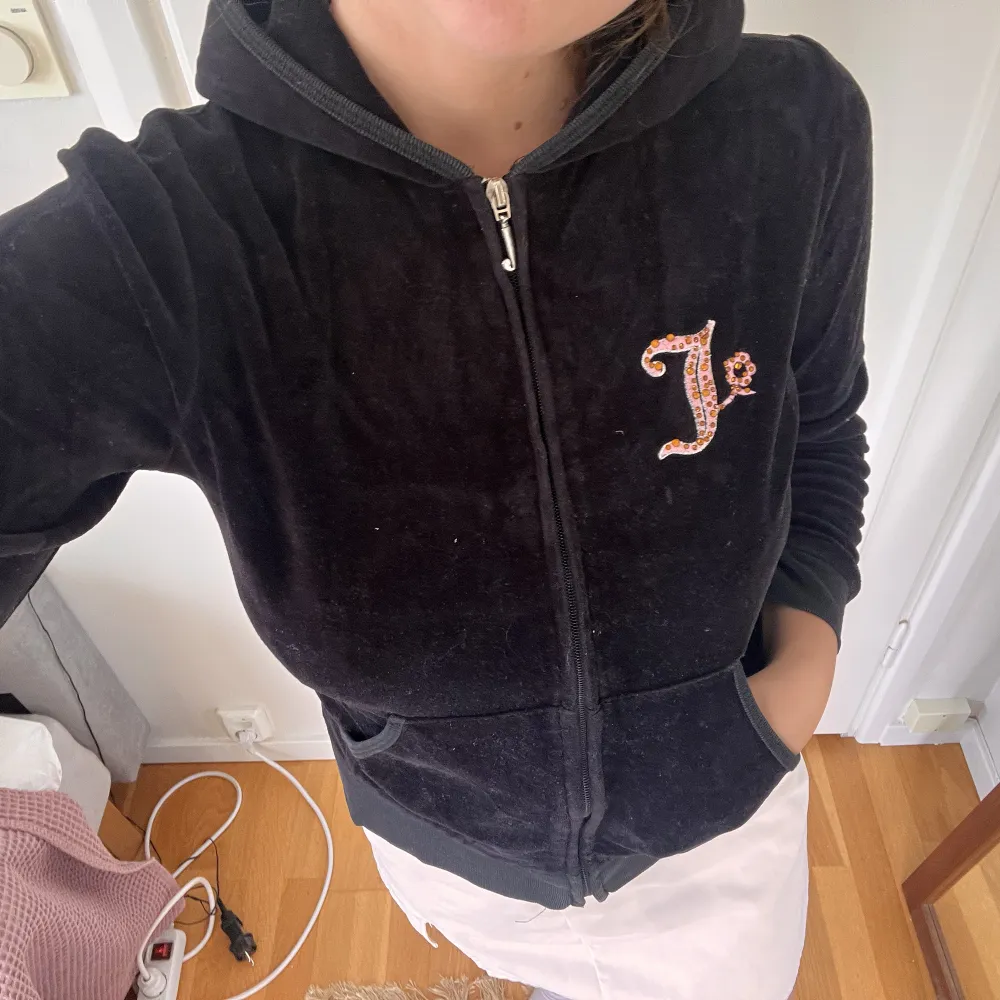 Väldigt sparsamt använd juicy couture hoodie liten i stl mer som S . Tröjor & Koftor.