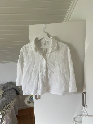Linneskjorta M vit - Superfint skick!!🤍🤍🤍
