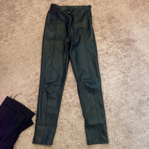 Skinn byxor  - Gina tricot 