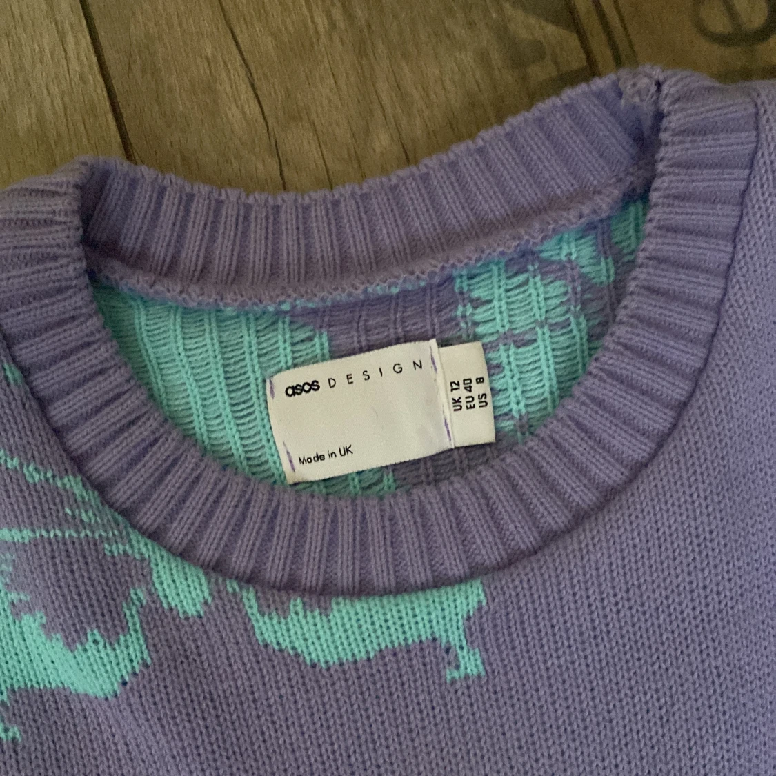 Lila stickad mönstrad tröja  - 90