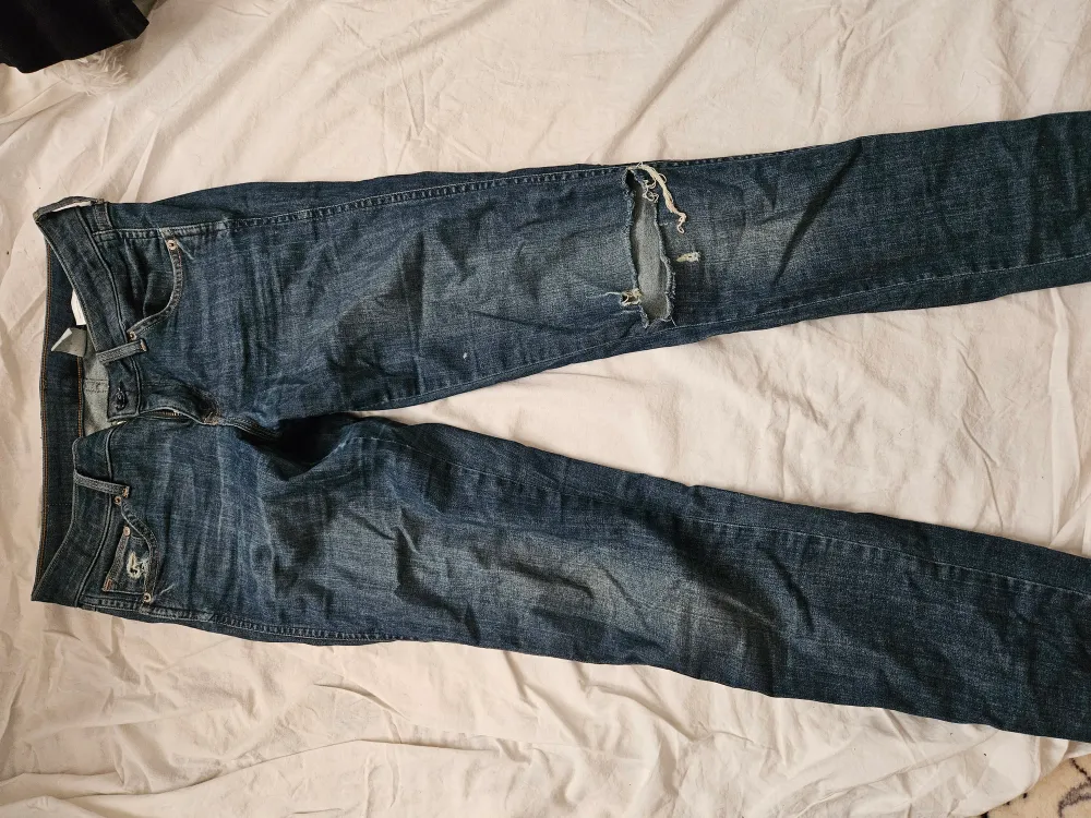 Jeans i bra skick  Super skinny  Low waist  28/32. Jeans & Byxor.