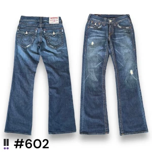 true religion jeans 602 - true religion jeans i modellen Billy, 💜midja rakt över, 37cm💜innerben, 87cm💜ytterben, 110cm💜benöppning, 24cm💜 modell 180!