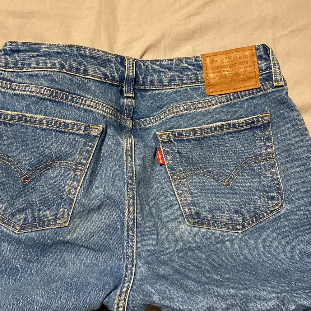 Low Waist jeans från Levis använda ett fåtal gånger ny pris 1200. Jeans & Byxor.