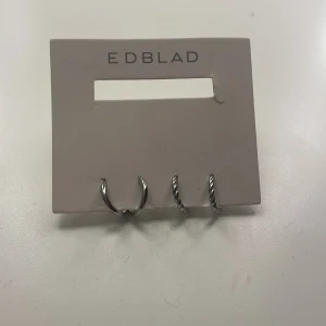 EDBLAD ÖRHÄNGEN  - Har aldrig använts pågrund av storleken