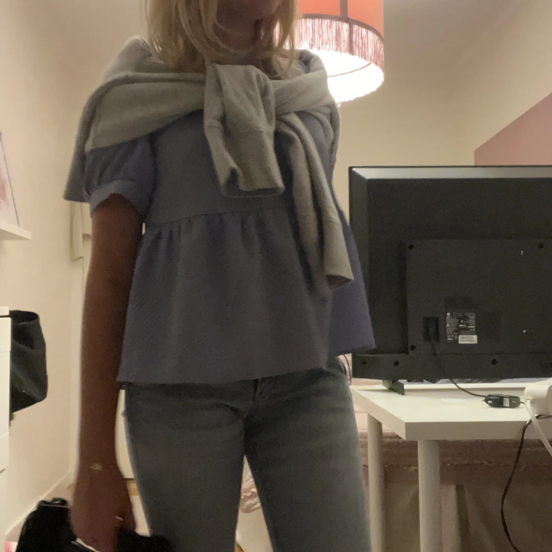 Blå utsvängd tröja - 90