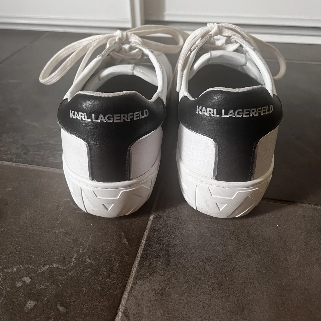 Karl Lagerfeld Sneakers  - 90