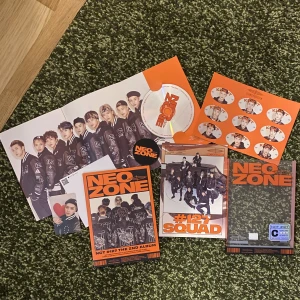 Album- NCT #127 - (TRYCK INTE PÅ KÖP NU) Kpop album ”Neo Zone”  av NCT 127 i mycket bra kvalitet💎har aldrig lyssnat på skivan så den funkar utan problem. Köpare står för frakten, kontakta mig om du vill köpa💌