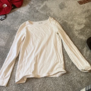 Vit långärmad tröja - Basic vit tröja