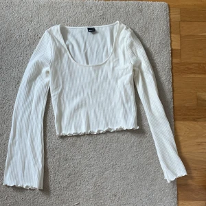 Fin tröja  - Fin tröja som man kan använda när som helst. Vilken ålder som helst 