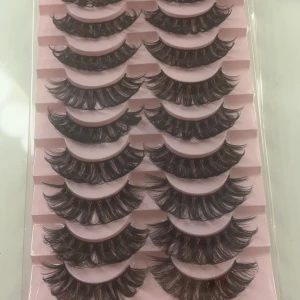 Lösögonfransar  - 10 par helt oanvända fransar ifrån shein!