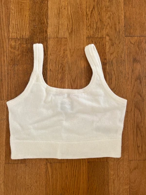 Juicy couture top  - Juicy couture top i stickat material. 
